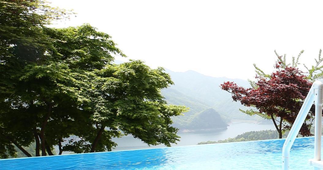 Penatess Pool Villa Chungju Exterior photo